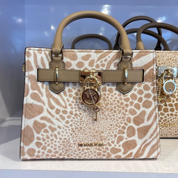 Michael Kors
Hamilton Small Satchel Leather
Color: Camel
NWT - Picture 1 of 16